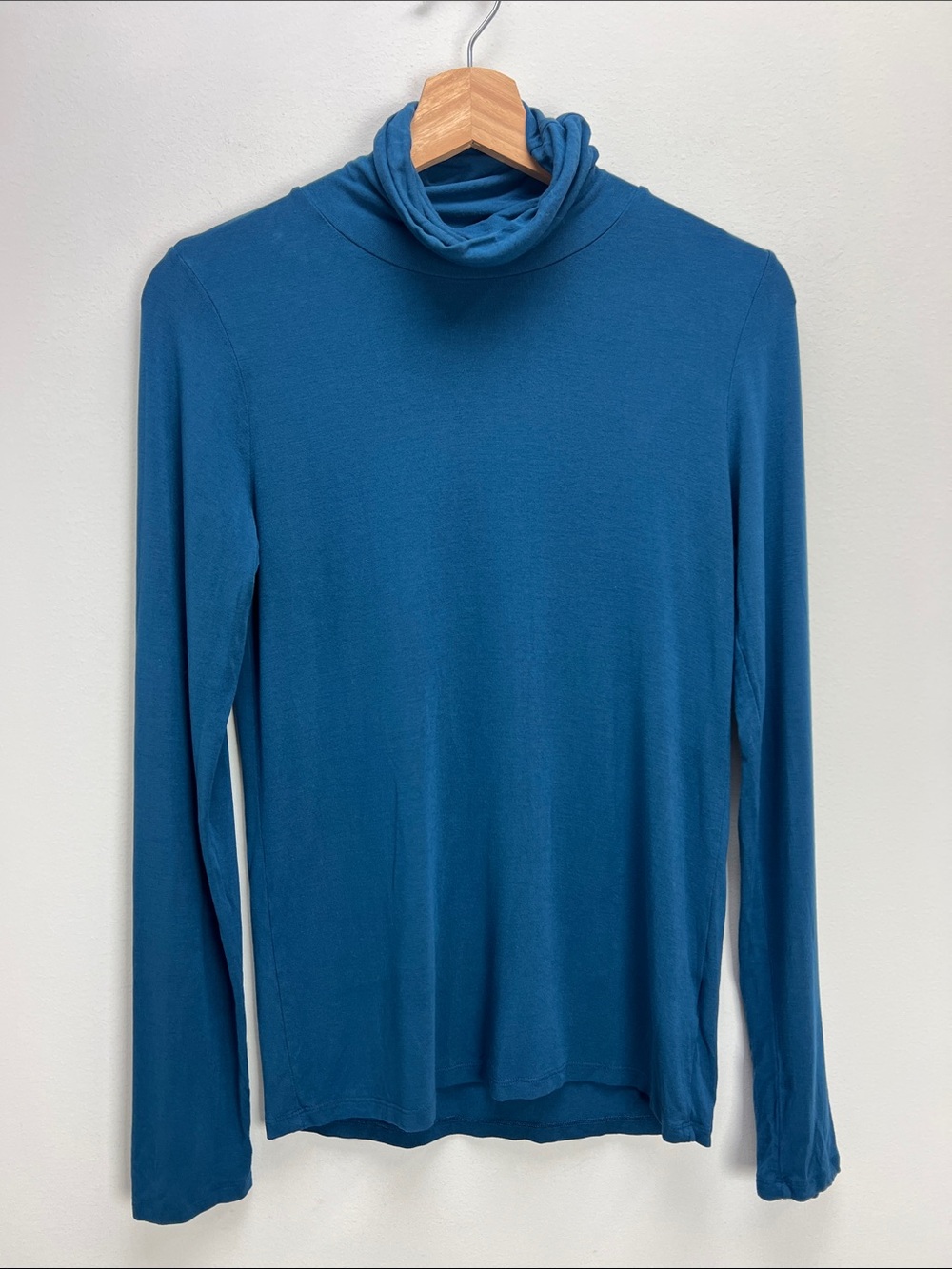 Majestic Filatures Soft Touch Long Sleeve Turtleneck Blue Womens Medium Capsule